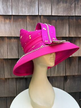 Bold raspberry pink church brim hat ribbed fabric rhinestones OS Champagne Italy